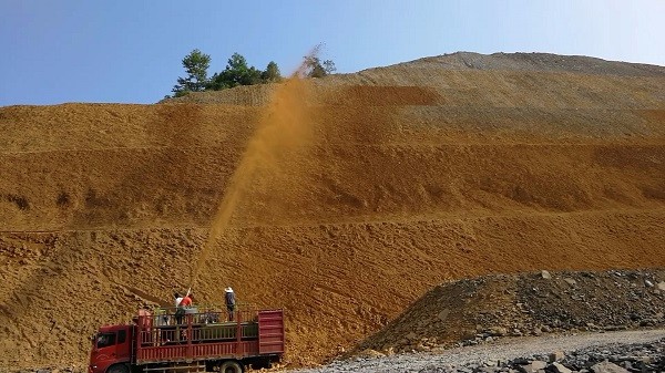 客土喷播技术在边坡生态防护中的应用