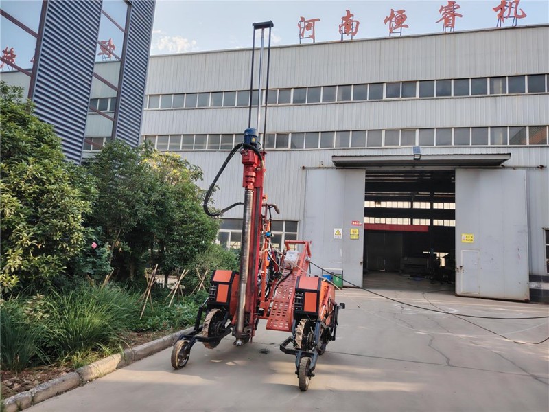 恒睿遥控爬坡钻机：驱动工程发展的可靠技术支撑