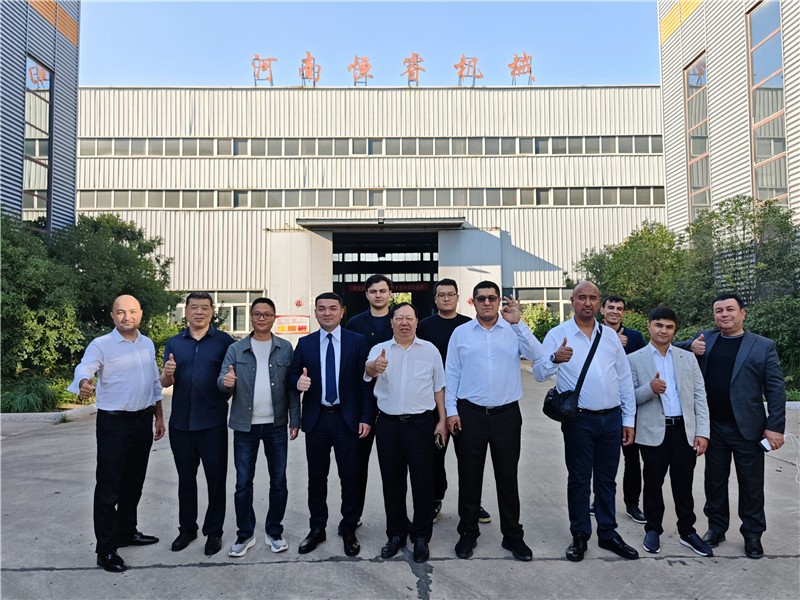 乌兹别克斯坦考察团到访武陟黄河粮油基地，恒睿喷播机成边坡复绿合作亮点​