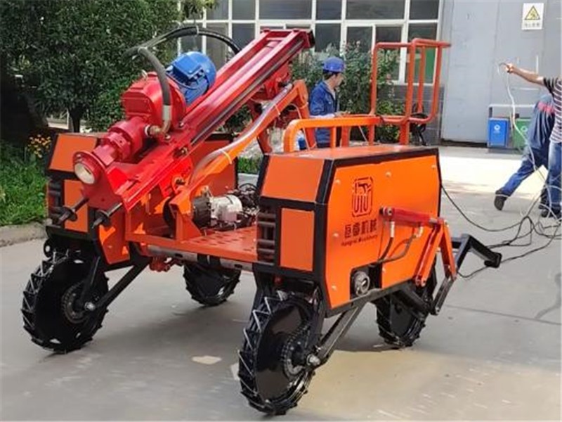 恒睿爬坡钻机 高边坡搭架施工替代优选，降本增效更省心