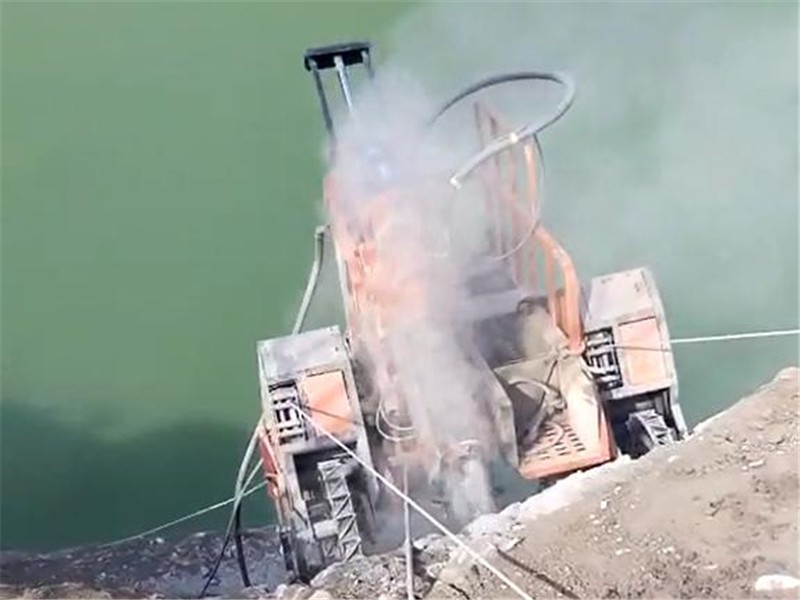 恒睿爬坡钻机：以硬核技术，定义高陡岩石坡面施工新标杆