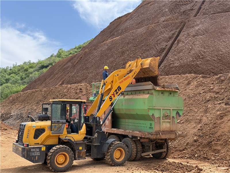 恒睿智能遥控喷播机 智能高效率推进荥阳山体复绿攻坚