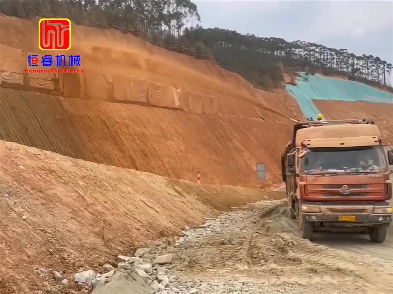 恒睿客土喷播机攻克高海拔施工痛点 3780 米西藏雪域边坡复绿高效率稳定施工