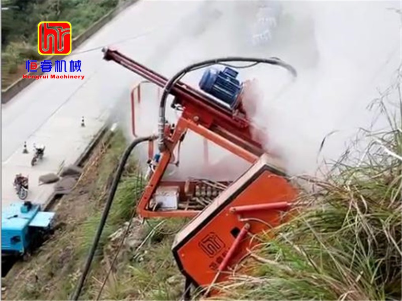 恒睿遥控爬坡钻机｜破解陡坡复杂地形施工难题，山地钻探专用设备