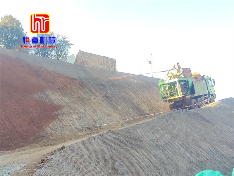 风电项目用智能快速喷播机赋能洛宁风电场生态修复，陡坡施工实现提质增效