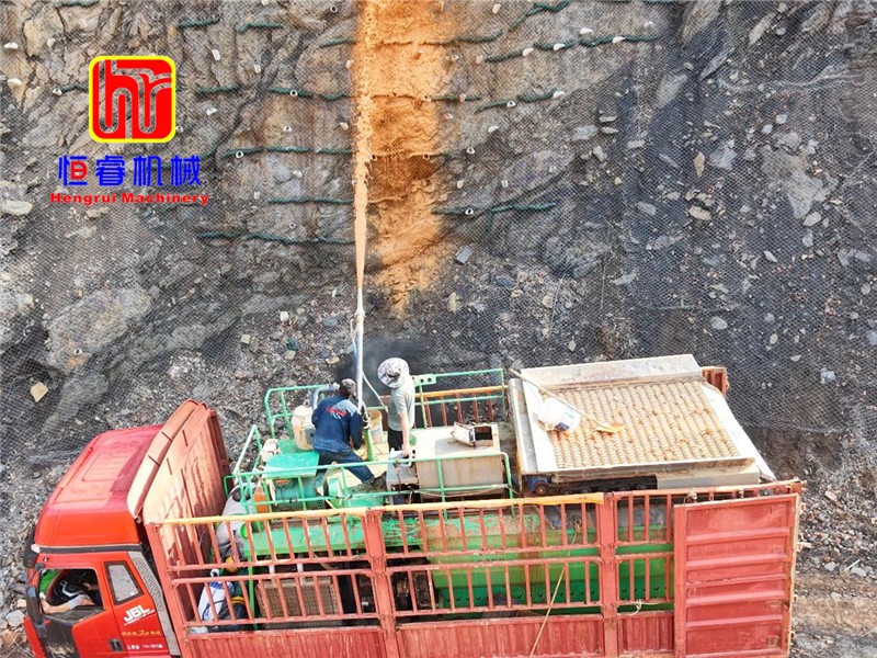 煤矸石边坡绿化喷播机助力耒阳矿山，攻克陡坡倒坡生态修复难题