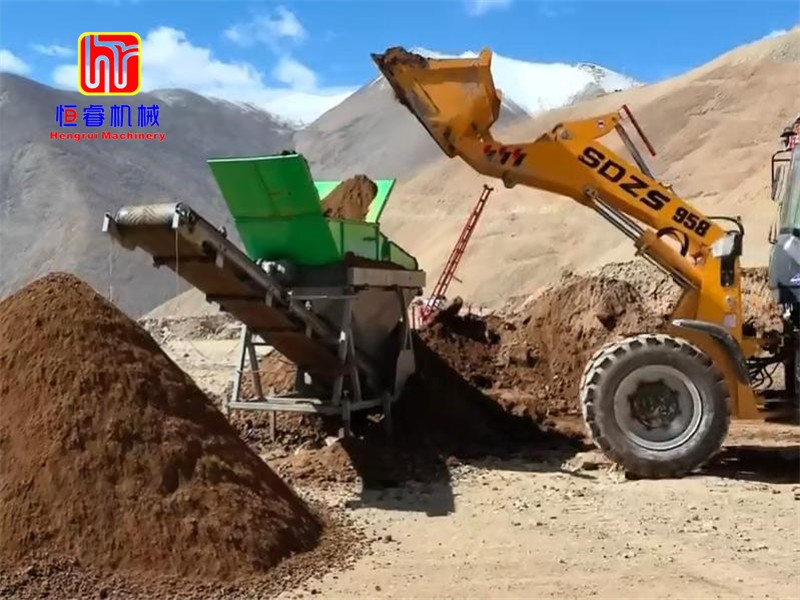 湿土筛分破碎一体机 边坡喷播雨季施工解决湿土结块堵筛专用设备